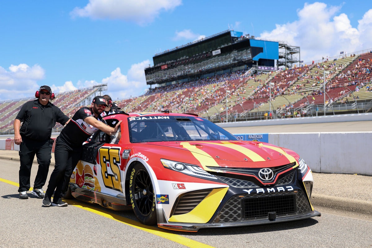 bubba-wallaces-playoff-pursuit-nascars-uncharted-pathway