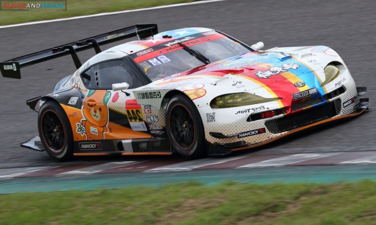 max-racing-departure-from-super-gt-a-lesson-in-racings-challenges-and-resilience