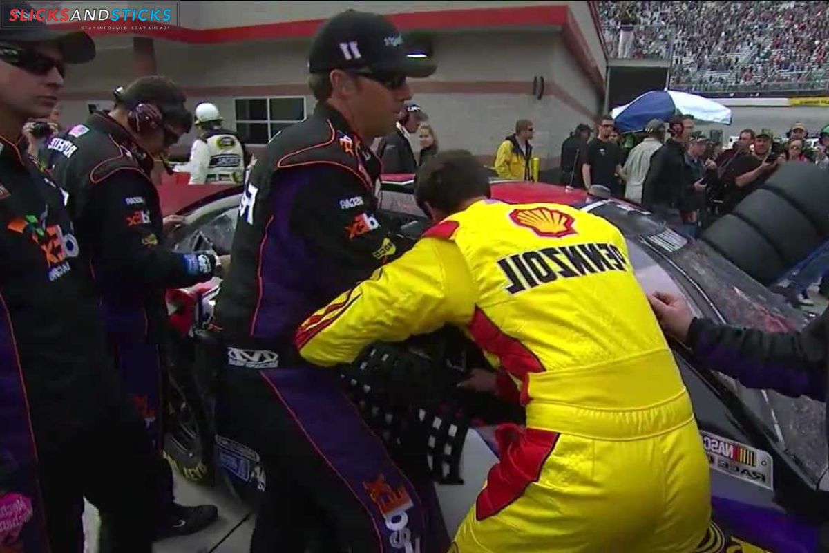 Denny Hamlin Clash with Joey Logano (2)