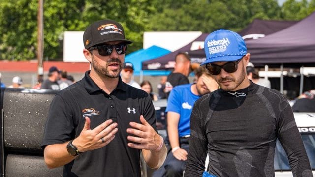 Kyle Larson Sim-Free Racing Style