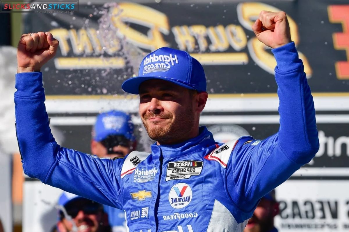 Larson Victory at Las Vegas