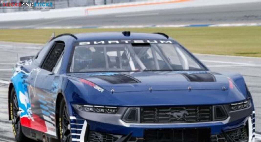 Ford Dark Horse Roars