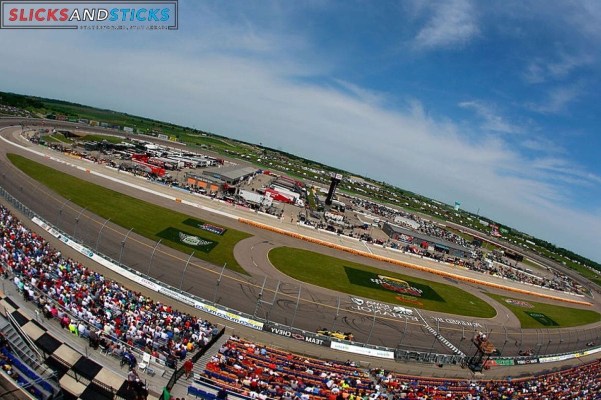 Iowa Speedway Sold-Out Debut (2)