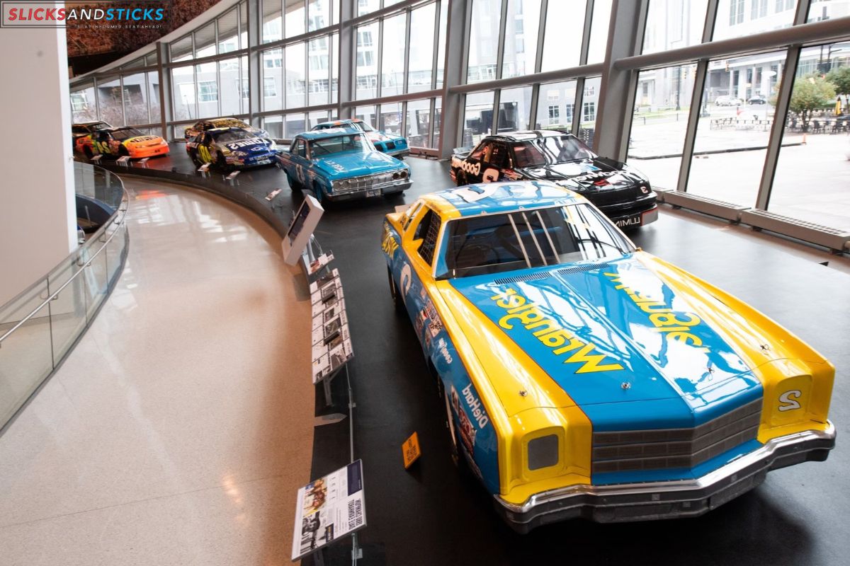 NASCAR Hall of Fame Unveils (2)