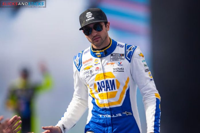 Chase Elliott Pilot License (3)