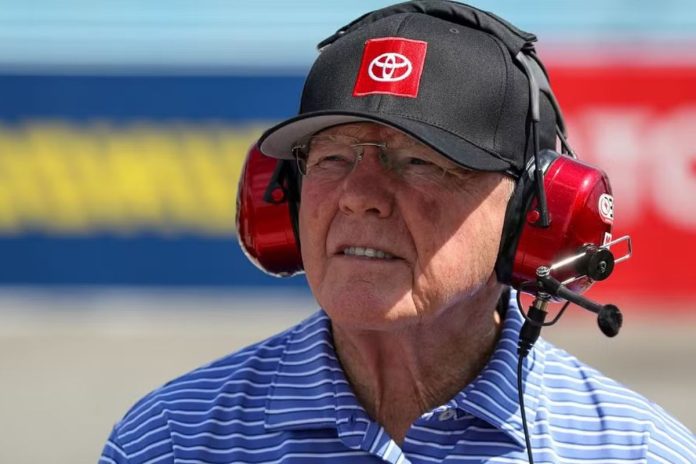 Joe Gibbs Transition (4)