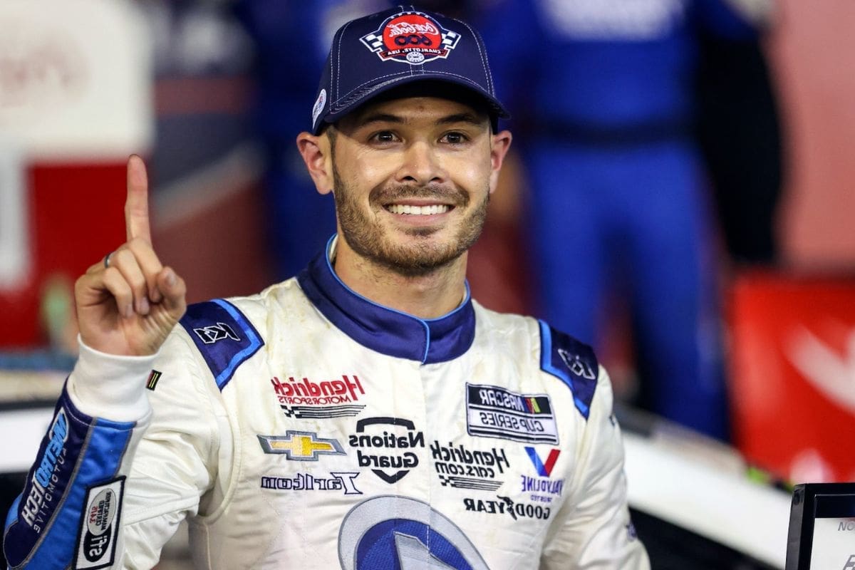 Kyle Larson Chili Bowl Run DirtTrack Triumphs and Tumbles