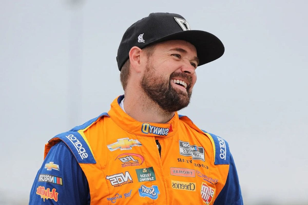 Ricky Stenhouse Jr. Signs Multi-Year Deal 2