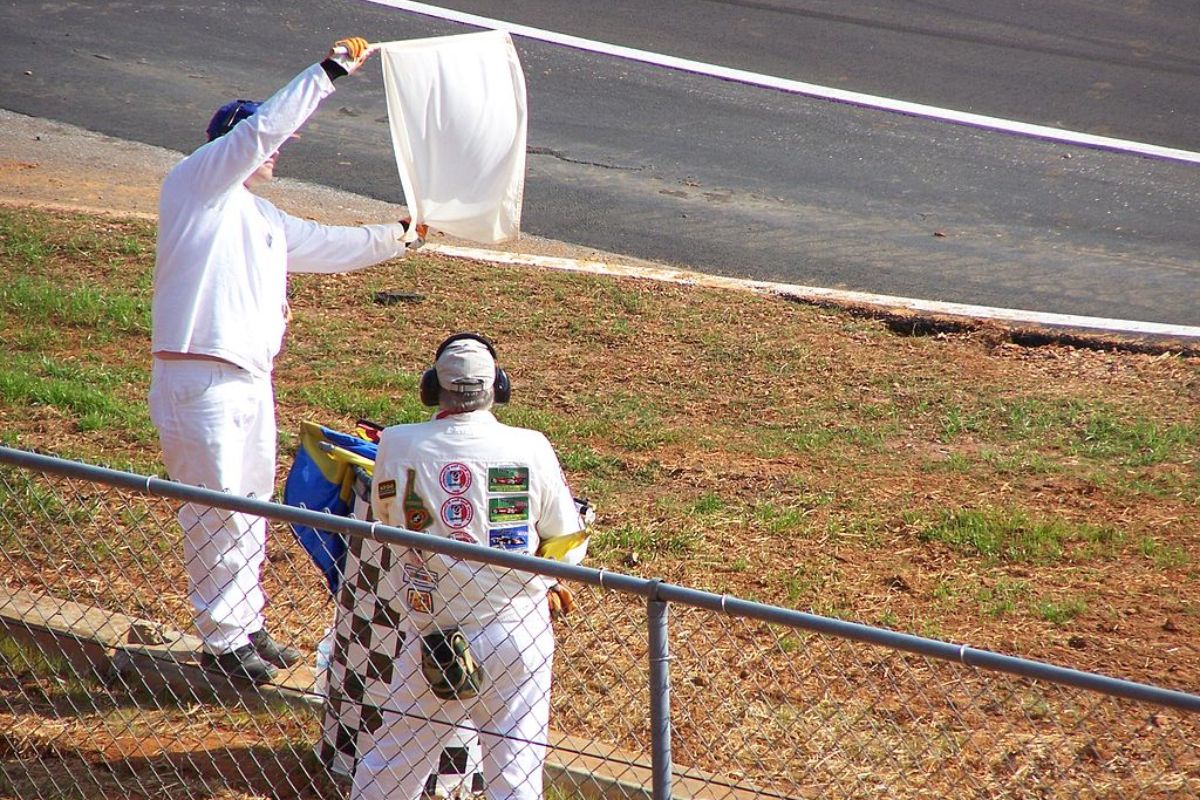 Story Behind NASCAR Flags (1)