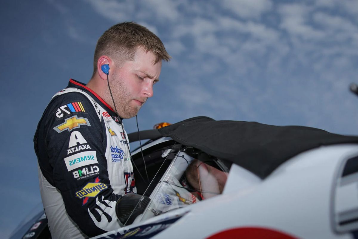 William Byron 2024 NASCAR Vision (1)