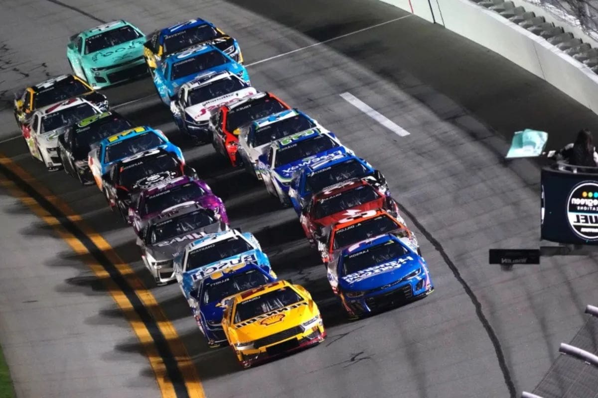 Thrills and Spills Dive Into the 2024 Daytona 500 Schedule!