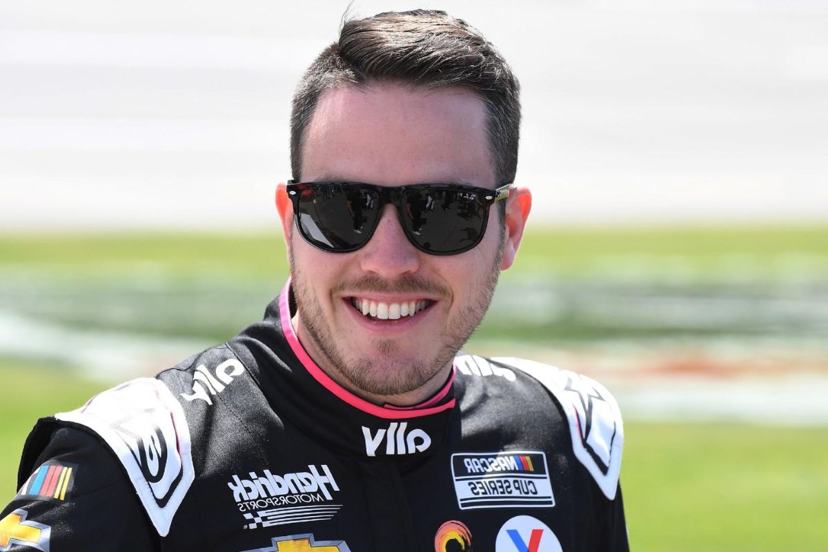 Alex Bowman Stuns NASCAR With Daytona 500 Decision (2)