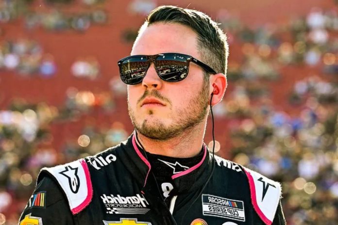 Alex Bowman Stuns NASCAR With Daytona 500 Decision (3)