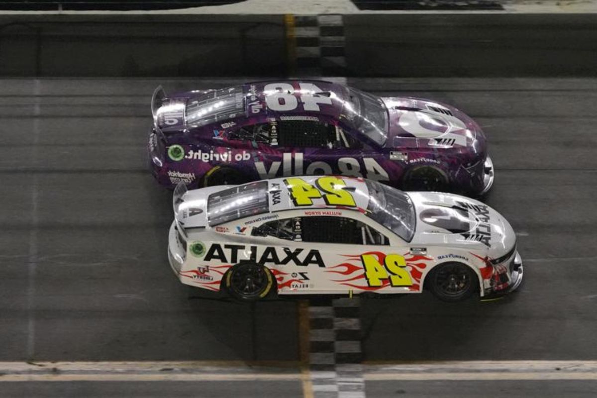 Alex Bowman's Daytona 500 Drama (2)