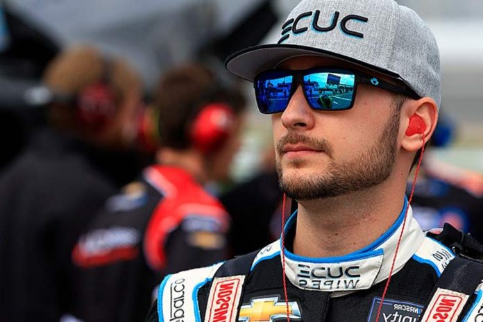 Alfredo Shocks NASCAR (4)