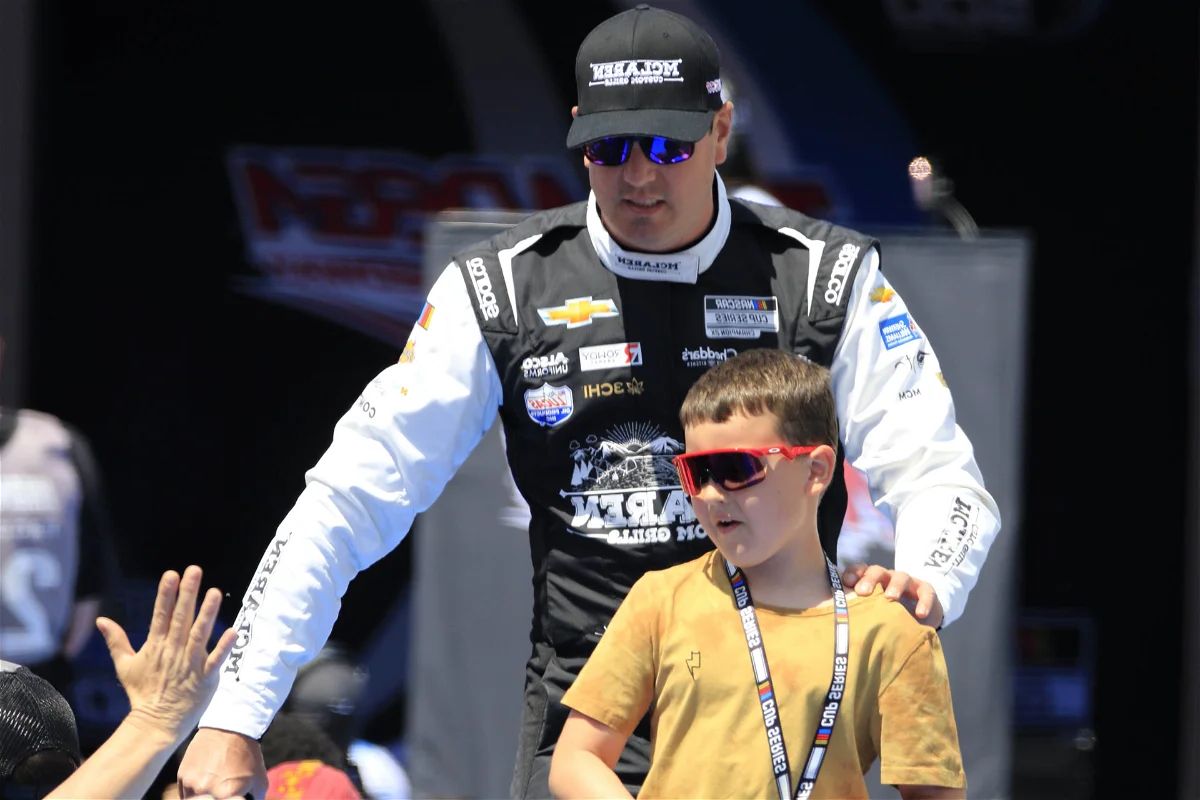 Brexton Busch Contract Extension (3)