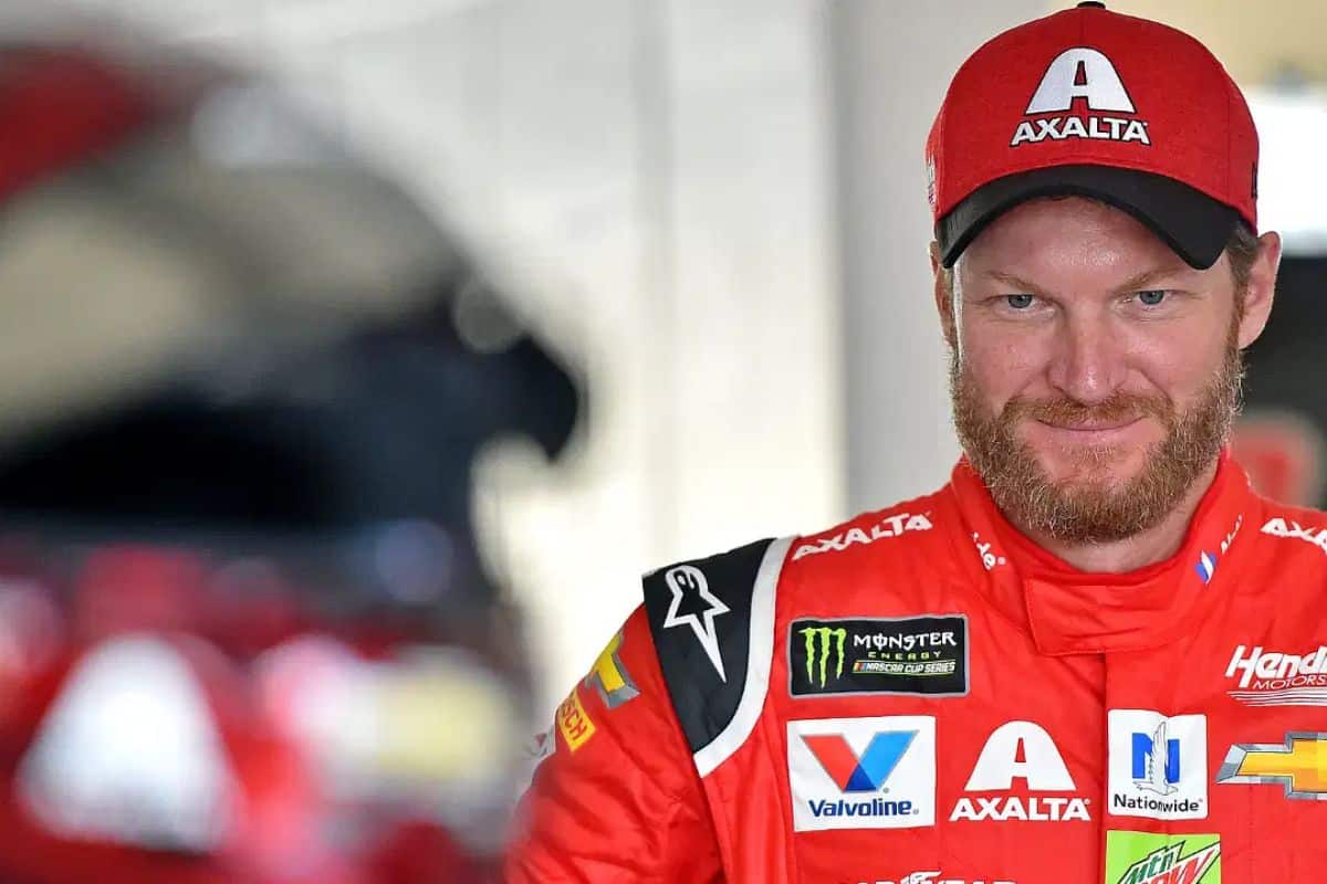 Dale Earnhardt Jr Stuns Fans (1)