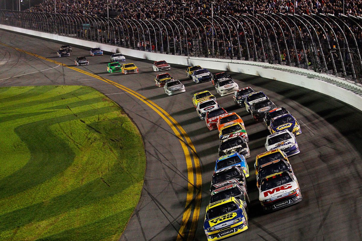 Daytona 500 Controversial Decision(2)