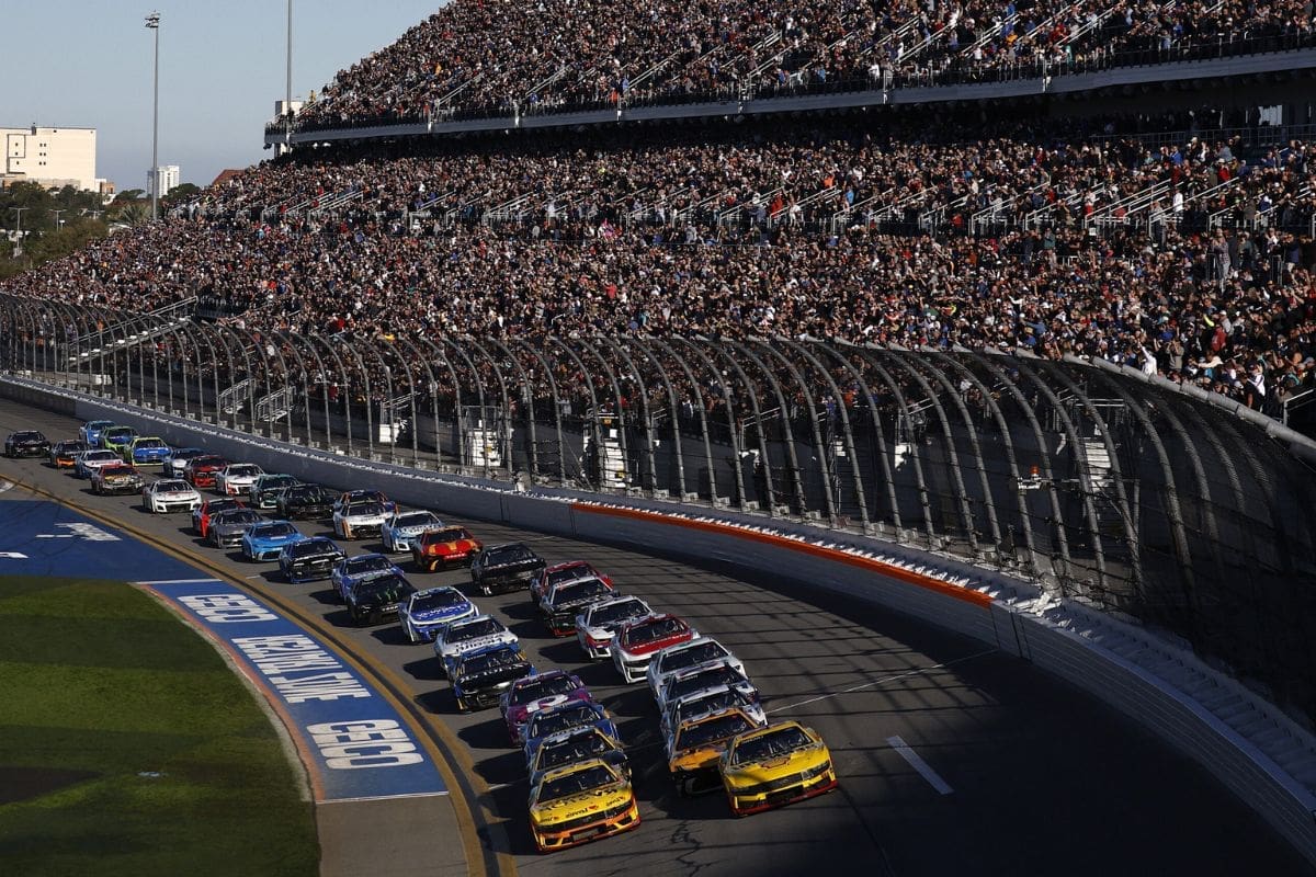 Daytona 500 Fuel-Saving Tactics (2)