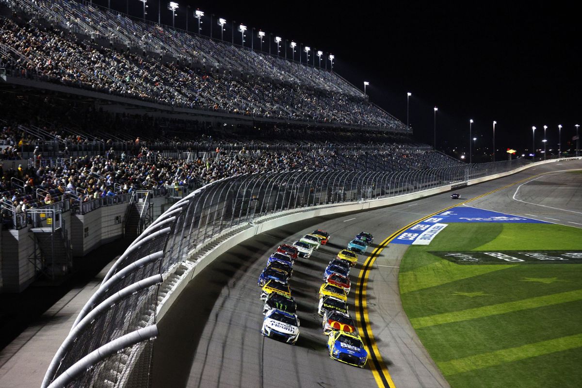 Fuel Conservation in Daytona 500