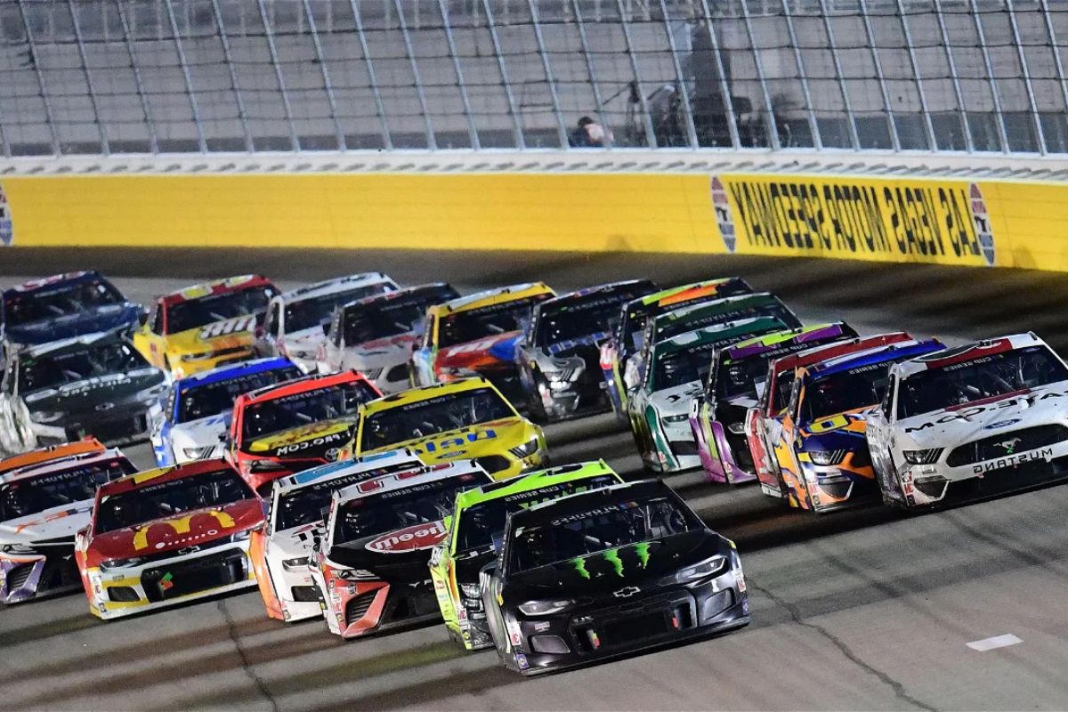 Hy-Vee Talks To Join NASCAR Cup Series (4)