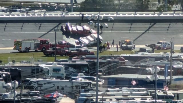 Jet Dryers Collide in Daytona 500 (4)