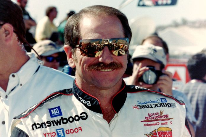 Kelly Earnhardt Tearful Tribute (4)
