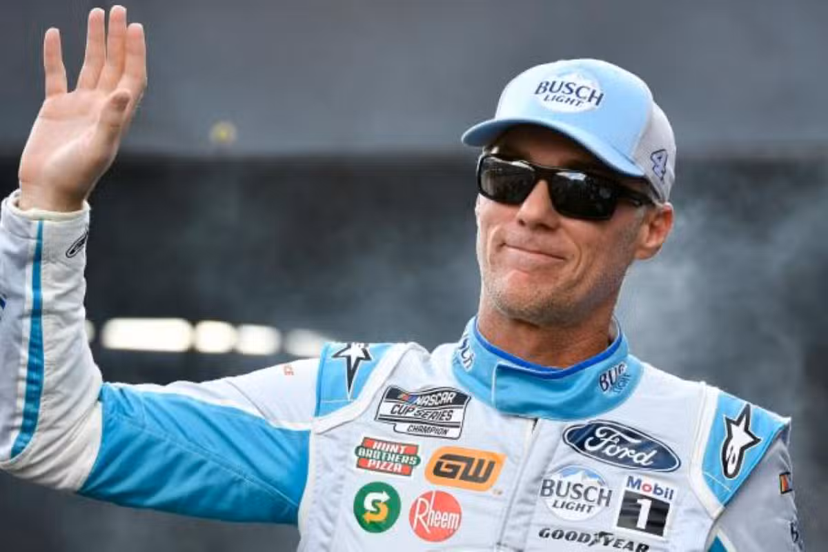 Kevin Harvick FOX Booth Debut (3)