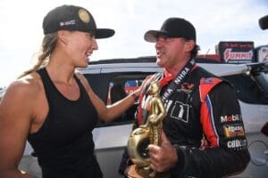 Tony Stewart and Leah Pruett's Pit Showdown(1)