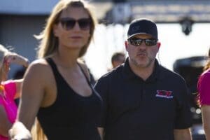 Tony Stewart and Leah Pruett's Pit Showdown(2)