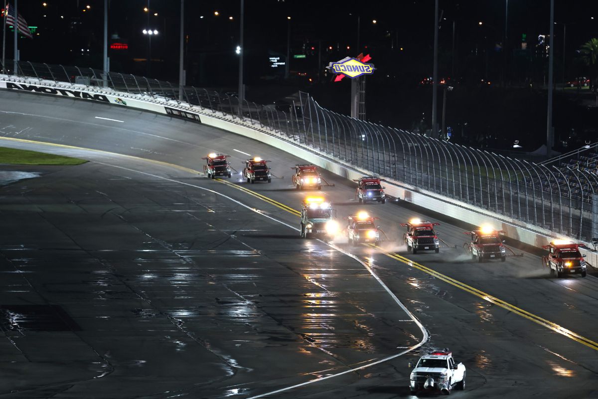 NASCAR Faces a TV Nightmare (3)