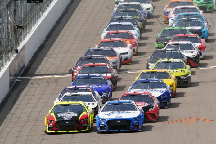 NASCAR Full Speed Splits Fans