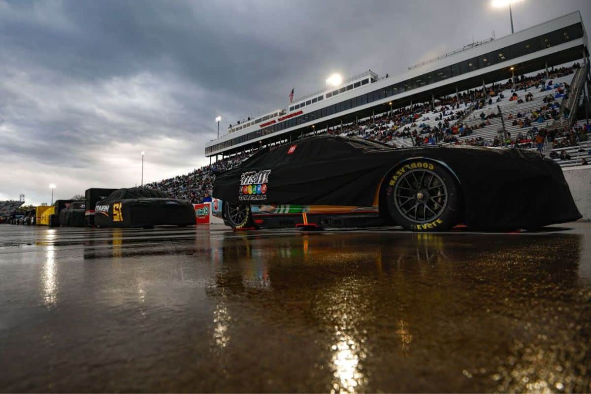 NASCAR's Rainy Day Policy (3)