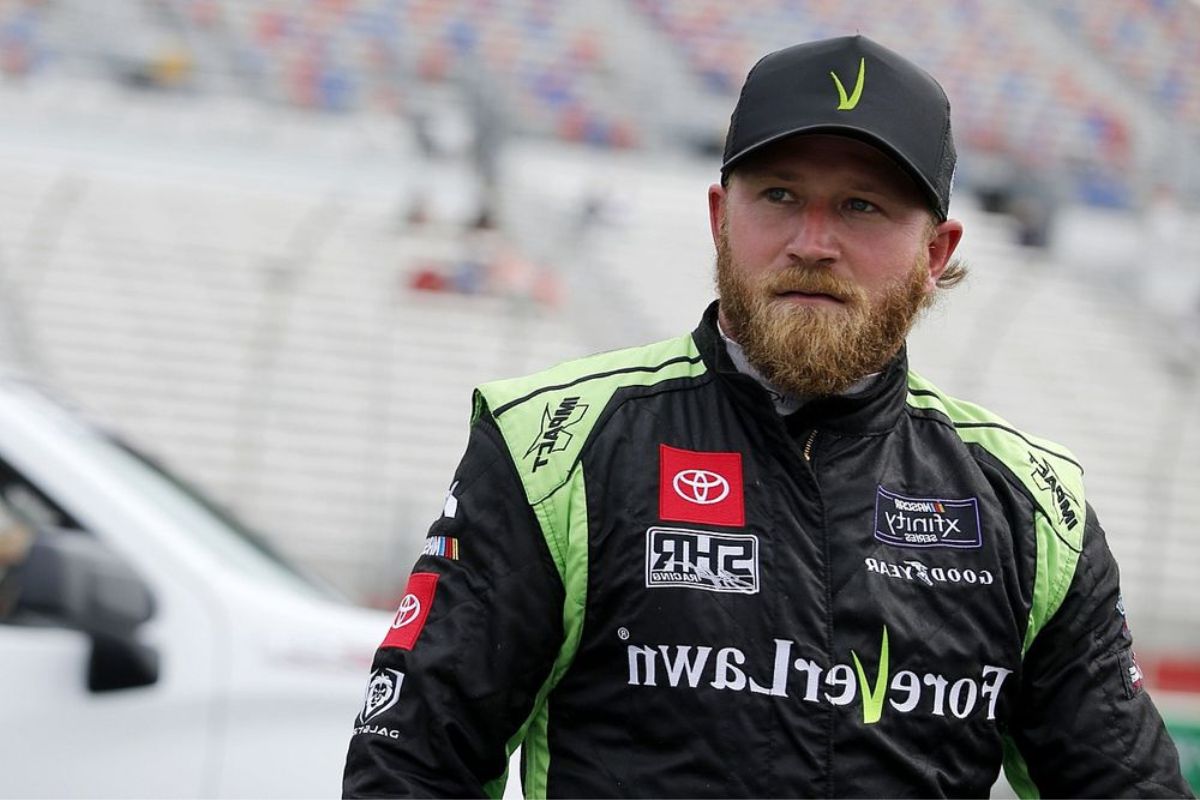 Sam Hunt Racing's New Partner (3)