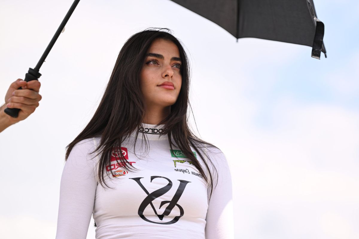 Toni Breidinger Ignites NYC Nascar Fashion Move With Michael Kors (3)