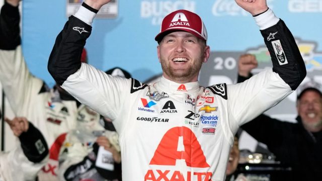 William Byron Father Daytona 500 Reaction (1)
