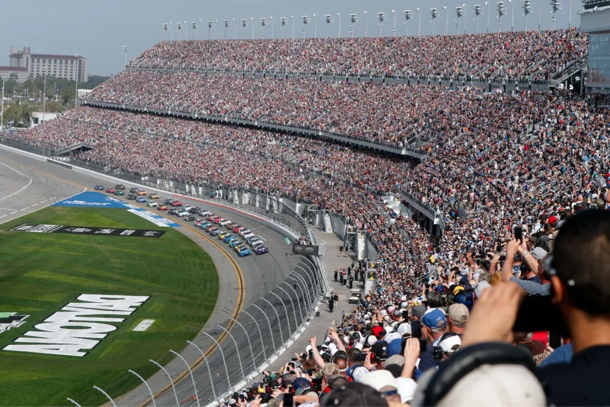 Your Guide to Monday's Daytona 500 (2)