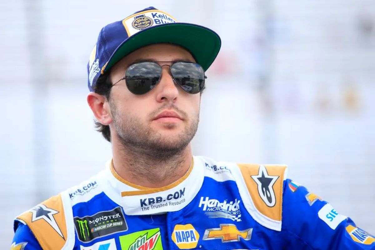 Chase Elliott Revives Dale Jr.'s Paint Scheme (1)