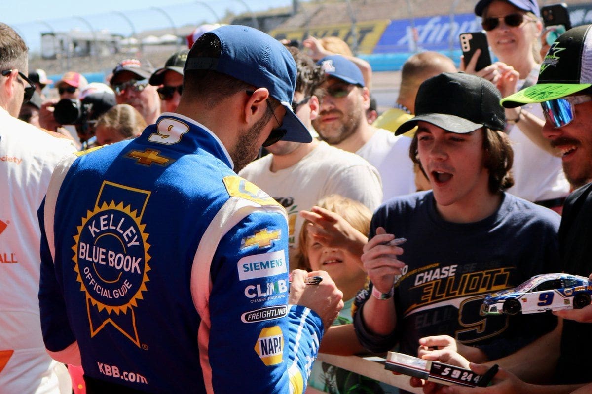 Chase Elliott's Winless Run Continues (3)