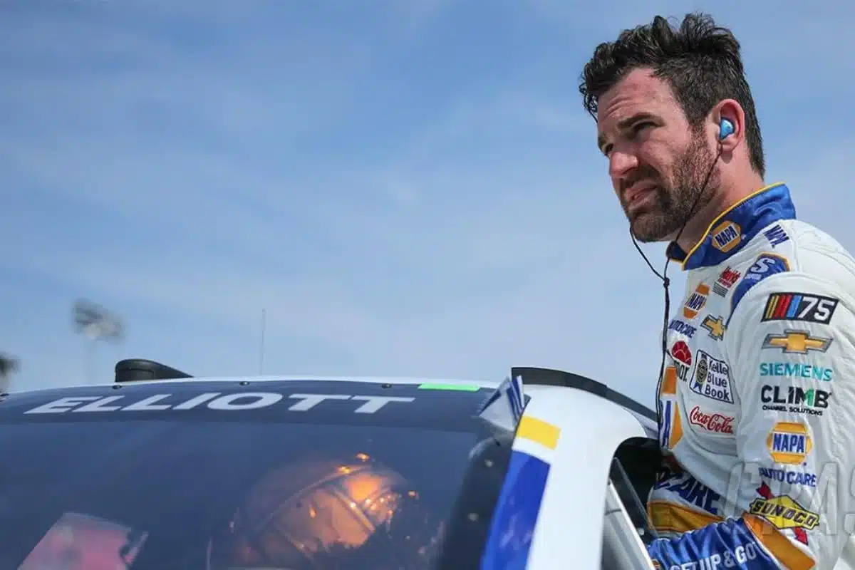 Corey LaJoie's Bold Prediction for Denny Hamlin