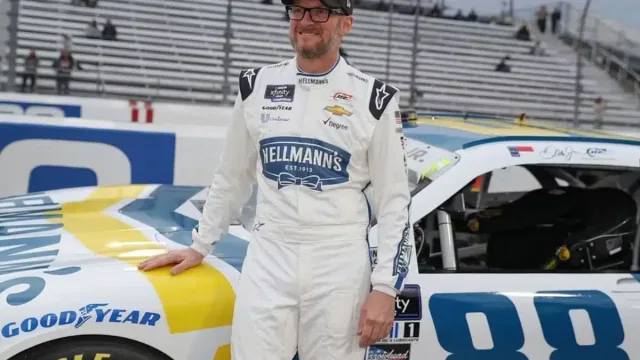 Dale Earnhardt Jr. Returns (1)