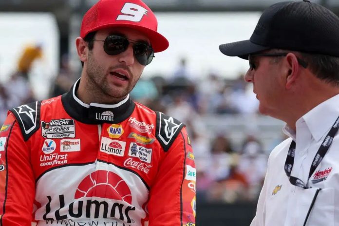 Denny Hamlin Echoes Chase Elliott (1) Denny Hamlin Echoes Chase Elliott (1)