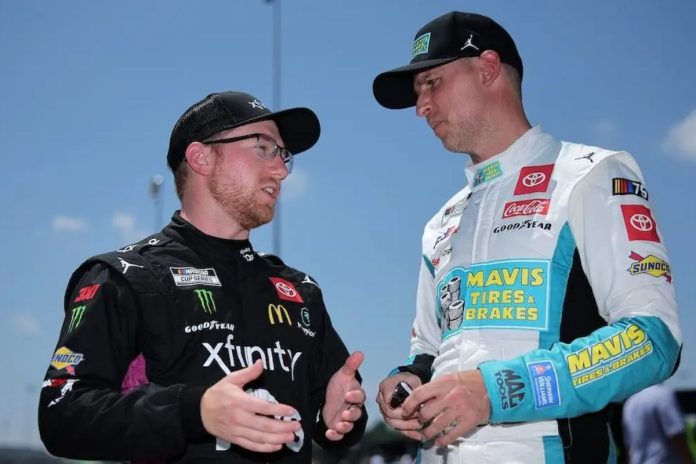 Denny Hamlin's Phoenix Blunder (3)