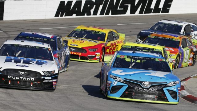 Dude Wipes Sponsors Martinsville's Xfinity Race (1)