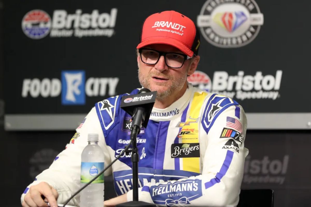 Hendrick Motorsports' Teases Dale Jr. Return (2)