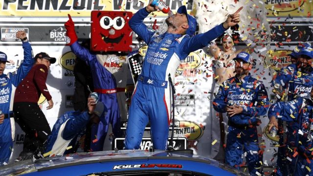 Kyle Larson Dominates Vegas Again (3)