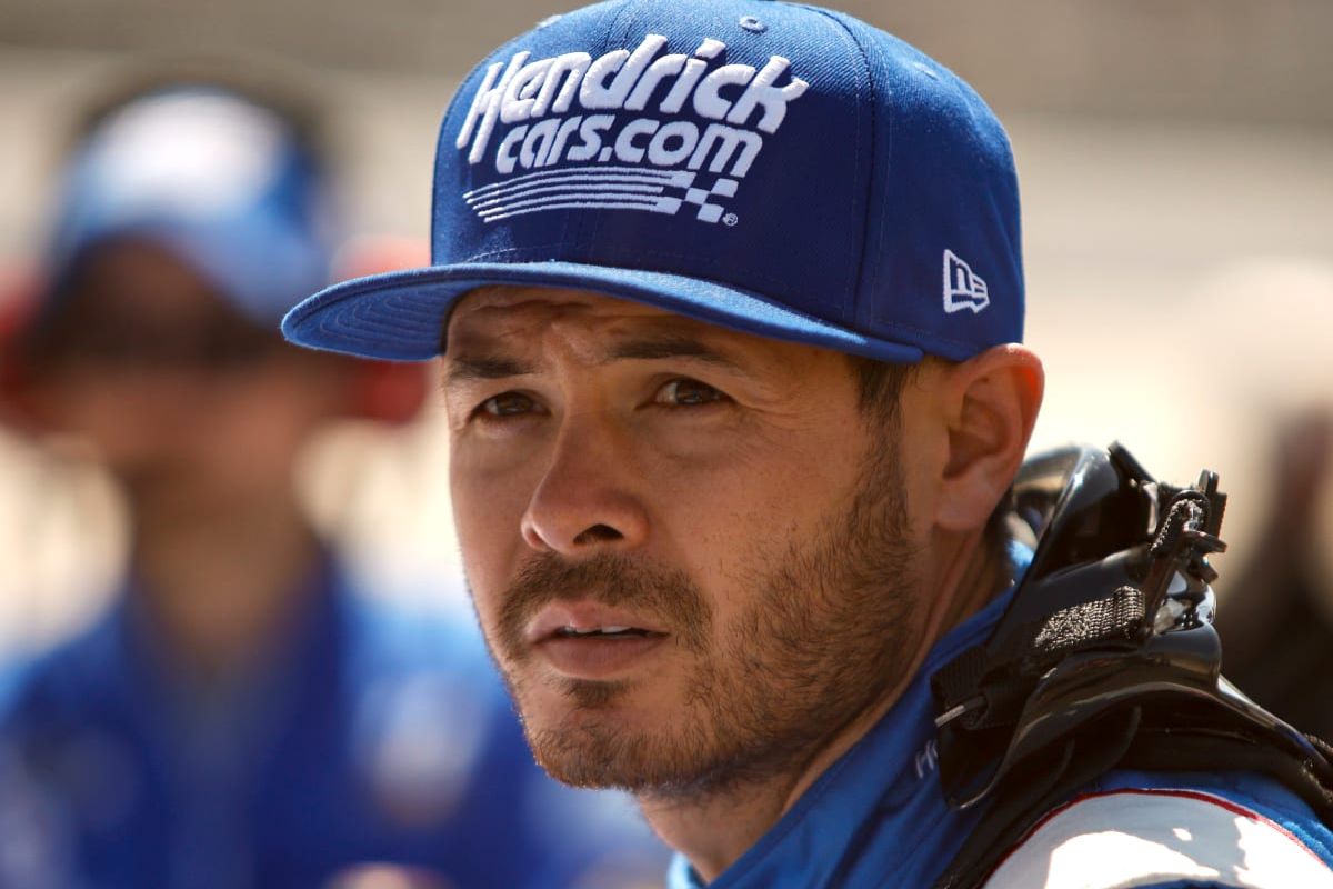 Kyle Larson Secures Toyota Owners 400 Pole Position (4)
