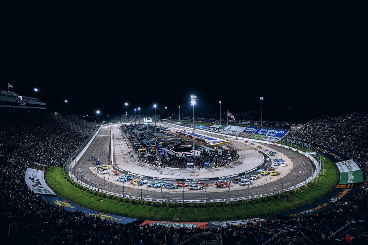 Long John Silver NASCAR Return (3)