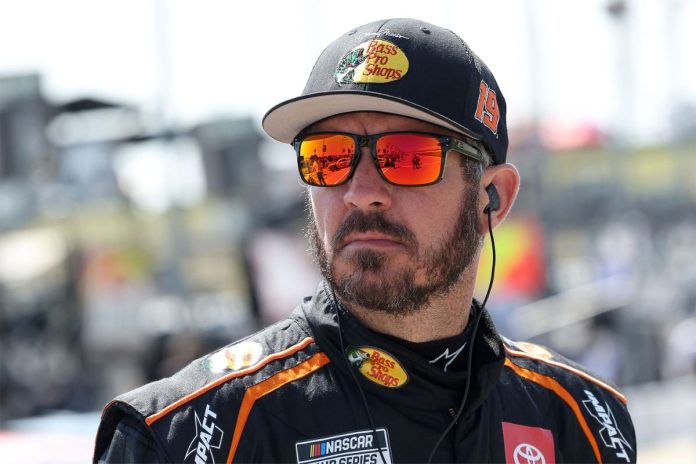 Martin Truex Jr Phoenix Struggles (3)