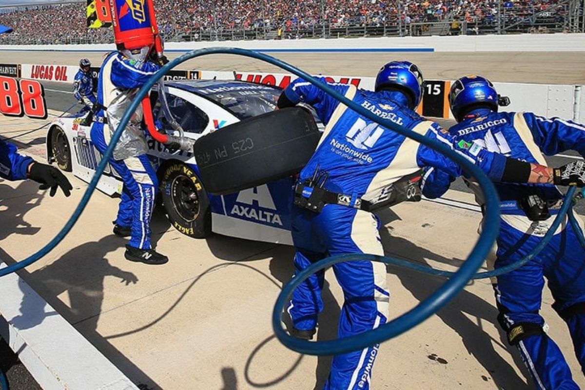 NASCAR Pit Crew Blunders (2)